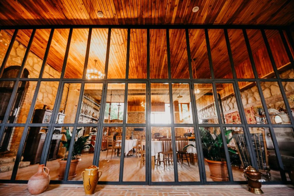 Hotel and Wine Cellar Arge